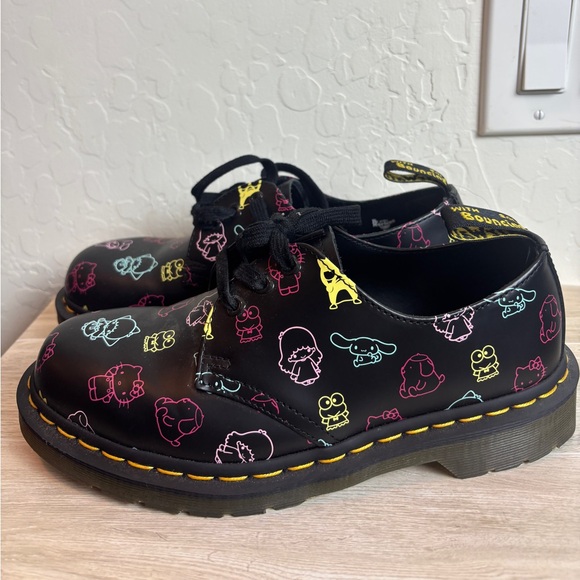 ✅HELLO KITTY & FRIENDS 1461 SMOOTH LEATHER OXFORD SHOES new sold out size 8 - Picture 11 of 11